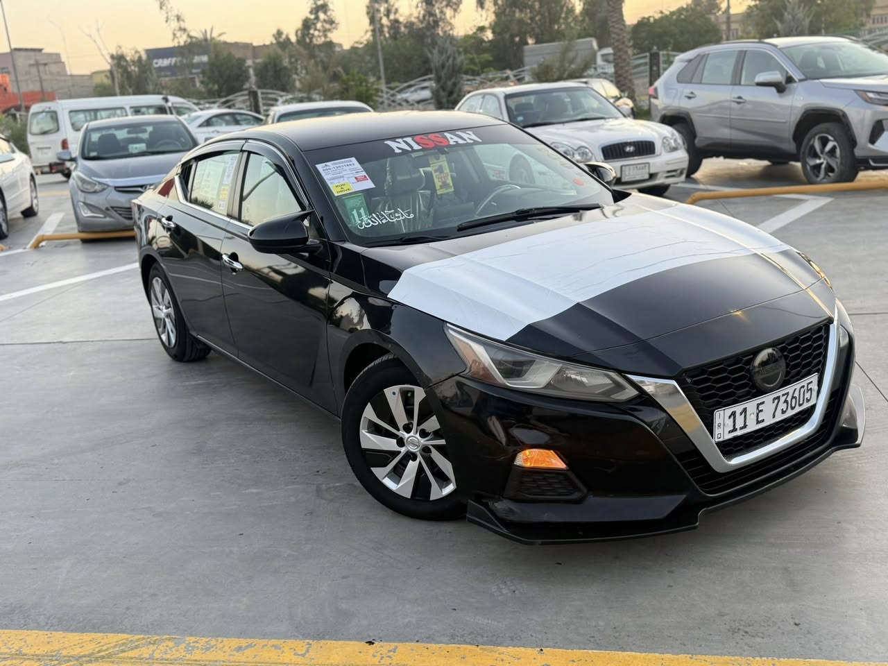 🚗 للبيع نيسان ألتيما. 2020  S   🚗
وارد أمريكي / رقم بغداد   بأسمي شرط التحويل  رقم الدولي الجديد هزه وفحص  كله جديد
محرك مكفول 🔧 / كير مكفول
تخم تايرات جديد مبدل
باتري جديد
صدر ع الوكاله كامل 
 حادث السياره طخه بسيطه يم الرقم الخلفي فقط والباقي كفاله عامه شرط  بدون ارباك بدون تبديل بدون فتح بجم كبس ع وضع الشركه  موضح بل 
  سونار  صفاح موس مكفوله كفاله عامه ماشيه 76mi    (باقي السيارة وكالة)
مواصفات السيارة S بس مواصفات خاصه تجي داخل ابيض شاشه جبيره كشن كهرباء. 
محرك 2.5 لتر / 4 سلندر اقتصادي وقوي تنفس طبيعي 
شاشة لمس وسطية 8 إنج مع بلوتوث و USB وكار بلي  
سستم كامل سبورت رياضي 
كاميرا رجوع خلفية 
كشن جلد + كهرباء
نظام سبورت
لايت زنون +لد نهاري 
ستيرن رياضي D + كاربون فايبر 
بصمه تشغل وبصمه ابواب
مثبت سرعه  
رادار امامي وخلفي وجانبي 
توقف ذاتي وخروج ع المسار 
نظام أمان حديث (ABS / Airbags)
تصميم أنيق ورياضي بلون الاسود القطران      
سيارة كاملة مكملة تجي تفحص وتشوف بعينك كعدتها حلوه وسيارة ما تصرف عليها كلشي سعر 130 وبيه مجال جدا بسيط   
مكان السياره ديالى بعقوبه   
***********
