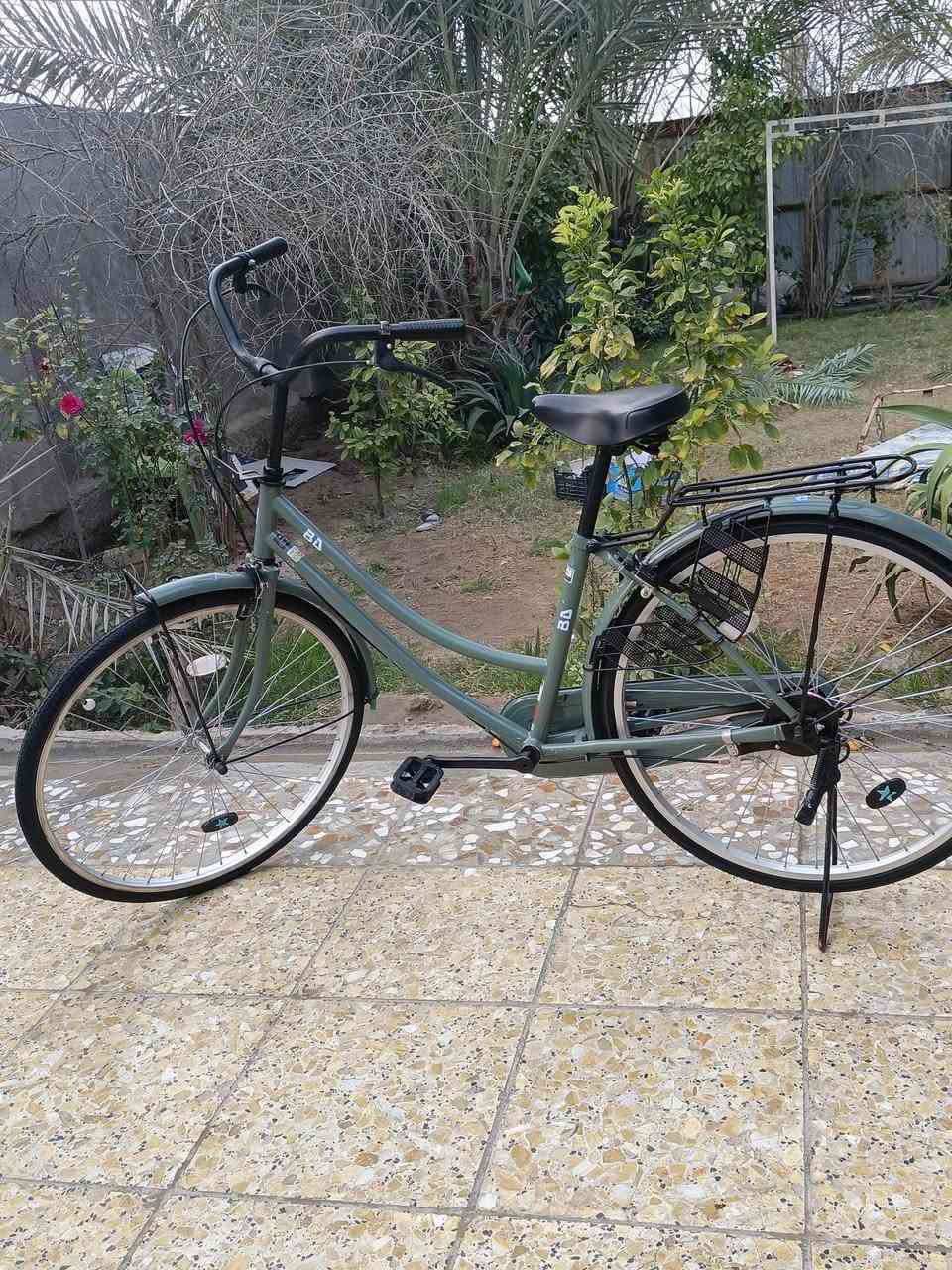 سلام عليكم باسكل جديد للبيع بيدي سعر خاص *********** 
ا
