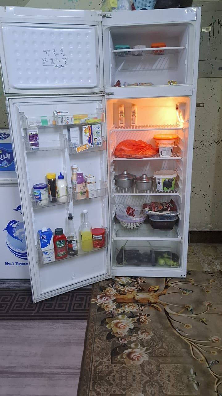 مرحبآ ثلاجة فستل ماركة تركية حجم 16 قدم شغالة وظمان بشغلهة نظافتهة مثل ما كدامكم نظام تجميد ماطور غاز بلادي قرص شركة للبيع سعرهة 190 ألف تواصل 
***********

