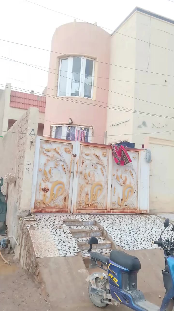 دار للبيع المساحة 100 متر السعر 63مليون للاستفسار ***********
