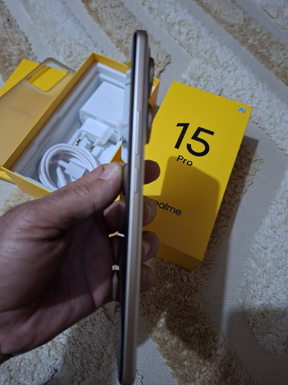 السلام عليكم 
ريلمي 15 برو/كامل ملحقاته 
📱المعالج : Snapdragon 7 Gen 4
💾 الذاكرة :  512GB والرام 12+14
💾 الشاشة : امولد 6.8 بوصة - 144 هرتز 
📷 الكاميرا : 50 + 50 ميجابكسل
🔋البطارية : 7000 مللي أمبير __  
شحن سريع 80 واط
سعره 500 الشراي يراسلني


**إذا كنت صاحب هذا الإعلان وتريد حذفه لأي سبب، رجاءا أرسل رسالة إلى الدعم الفني**