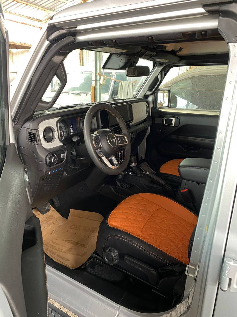 جيب رانكلر 2024
لون سلفر 

هايبرد بلكن 

صحارى 

ماشيه 29 مايل

حادث بسيط مرفق سطحي 
تبديل باب خلفي نفس اللون بدون صبغ بدون دواخل وبدون ايرباك

بصمه ابواب وتشغيل وبك لايت ليد وداخل جلد بلاد

السعر مطروحه ب 280$
واصل بغداد كتاب شهداء 300$

مكان السياره المنطقه الحره شارع20شمال 

للتواصل
الرقم العراقي
***********
الرقم الاردني 

+962 7 9957 7728
