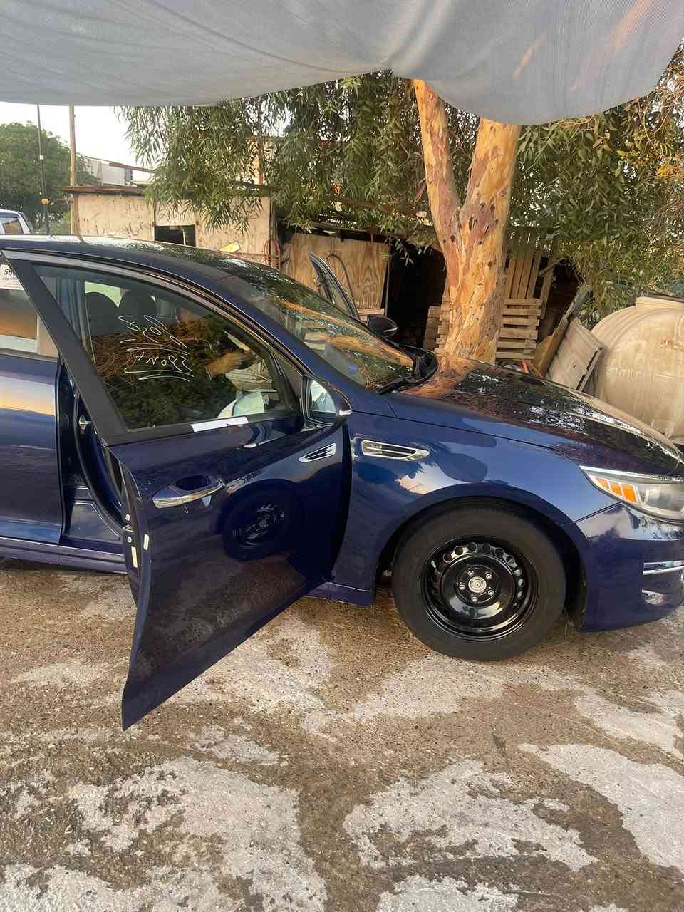 السلام عليكم كيا اوبتما 2017 حادثه كما موضح بصور ه ومصبوغ ويا الجاملوغات وبيه بارد بالهلال 

السياره جاهزه معلايه كازكيت 

بجم وخلف كبس سياره حلوه وجاهزه السياره بسمي 

السعر 117 وبيه مجال مكاني ديالى بعقوبه او بغداد 
الرقم ***********
