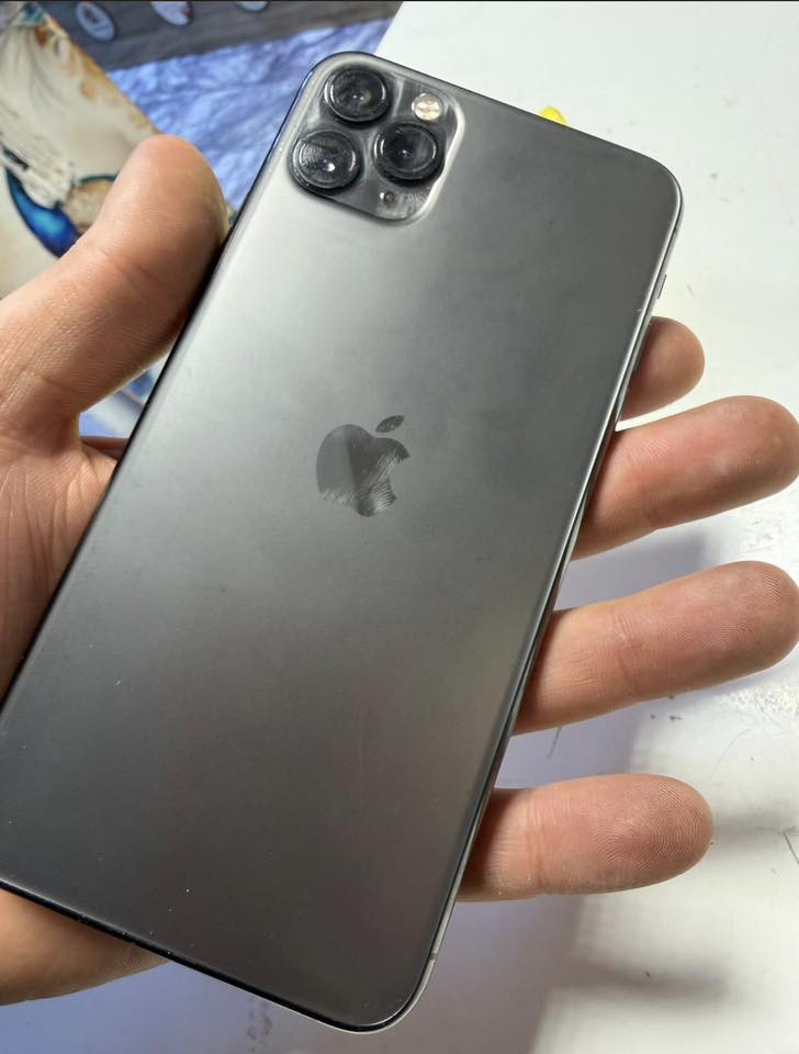 آيفون 11برو ماكس
تلفون كله بلادي على وضع شركه كلشي مفتوح لي ولا اي شي مبدل تلفون شخط مبي. من ضهر من شاصي نظيف كلش 
بطاريه88                   (سعر 325)
ذاكره  256
عنوان الاعظميه   ***********
