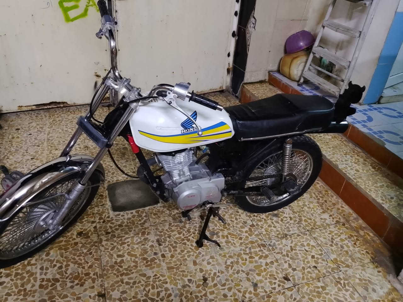 دراجه مديل 20 نضيفه تانكي ➕تايات جدد محرك شلعه معدل نار فصلات فول كزوز باكستاني تانكي نامه وياله جدد مكاني حي سماح السعر 350 بي مجال ابو 280لاتعلق ***********
