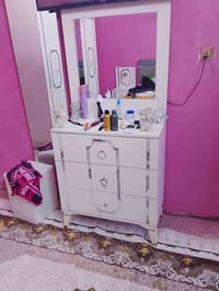 غرفة نوم للبيع سعر 500 / وبيهه مجال جديد. للتواصل 07775974173