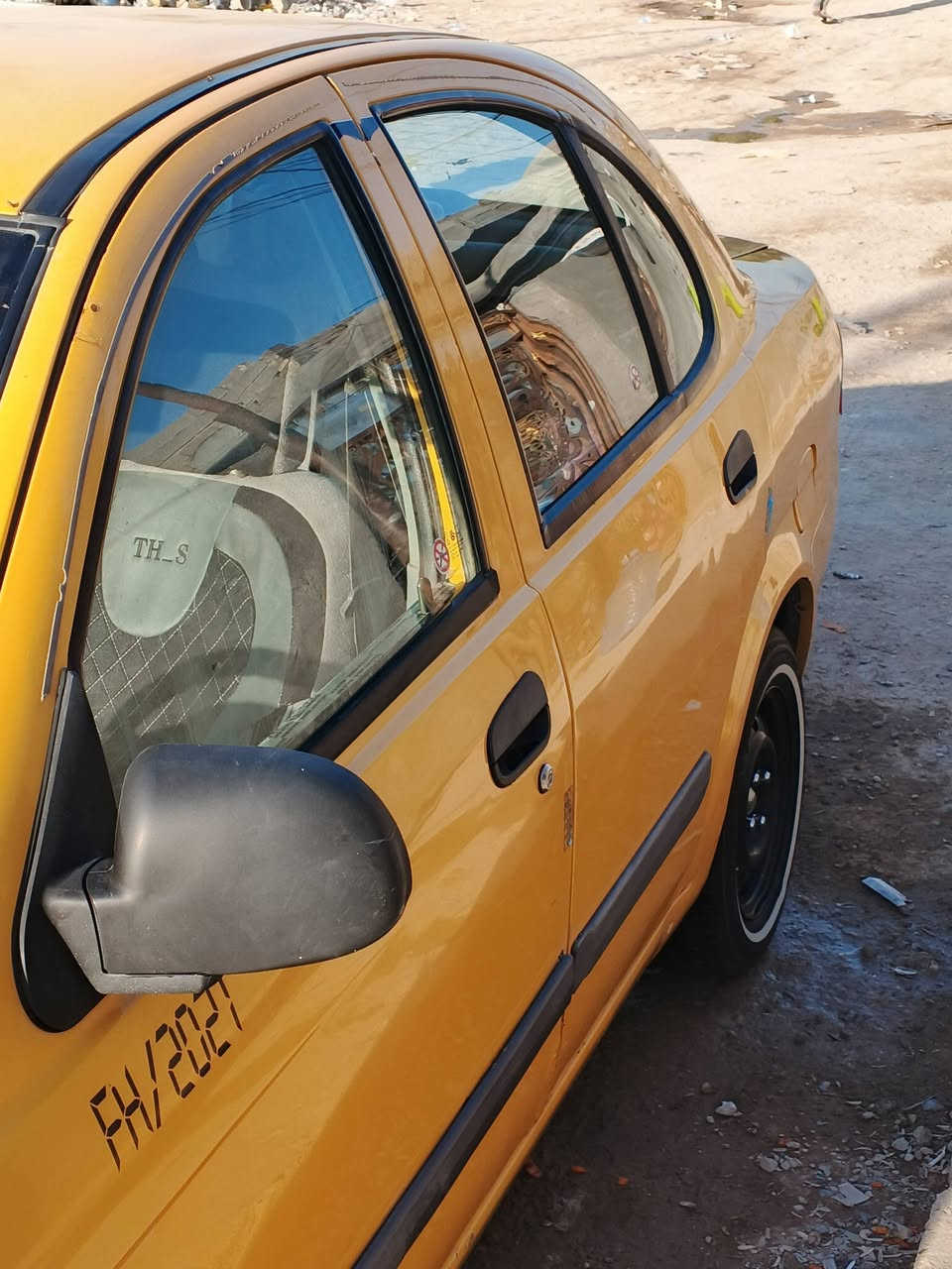 ‏سلام عليكم طيبة للبيع2015 رقم بغداد انكليزي بسمي مصفره هيه وغرامات  كير مكينه نضيفات بيها  دوسه اليمنه وهلال واحد معمرات بس   ماشيه140 سياره جديده  بمعنه كلمه صدر جديد شواصي شركه تخم تاير خط ابيض ويل  باتري داينمو سياره شركه   تبريد   مادري اشبي الله شاهد. سياره جديده سبير جديد مازدات جدد باتري جديد قطره جراد مابيها. داخلها يخبل دوشمه تنته كله جدد   نصبتها حلوه.   سعر40 بيها مجال قليل مكان بغداد الاورفلي الاستكشاقات رقم او واتساب ***********
‏
