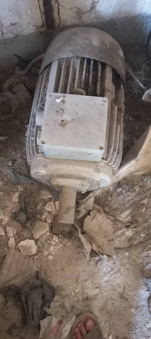 ماطورات عدد 5 للبيع العنوان بابل للإستفسار ***********
