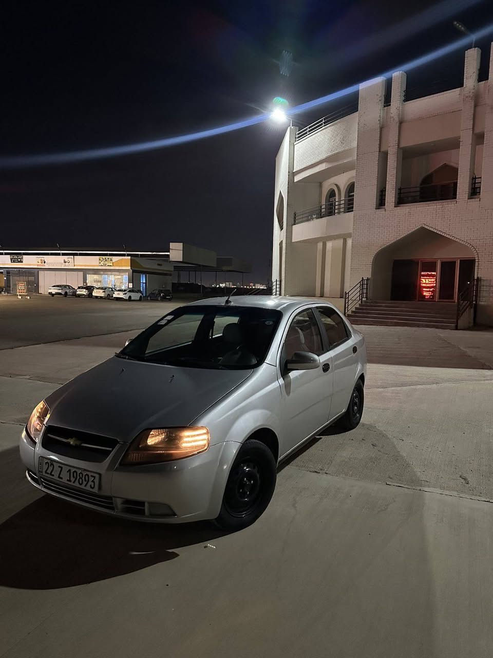 سه ره تا به ناوي خواي كه وره 
شؤفليت ئه ڤيؤ 
مؤديل 2006
ته قه وره قه ي به شه رت 
كاره باي به شه رت 
وه رگه رانوو برانه وه ي به شه رت 
سه ياره كه ره قه موو ژينكه و سه نه وي نويه 
سه ياره كه بيوه ژنه 
سبوخيكي جواني كراوه 
چوار تايه ي تازه يه 
به ناوي خؤمانه.
سحري 36وه ره قه 
مه جاليكي برايانه...ره قه م مؤبايل***********
شوين هه ولير.... أربيل, العراق
