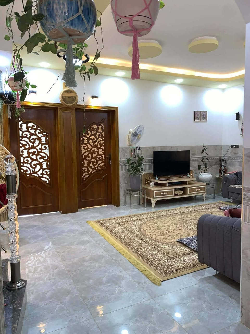 دار للبيع في حي ملايين الثانية 
مساحه الدار 250م
 الدار طابق واحد 
يحتوي علئ غرفتين ومطبخ وصحيات واستقبال وهول 
موقع الدار قرب جامع لله مافي السموات والأرض 
صنف الدار بستان ملك صرف 
لمعرفه السعر أكتب تم 
أو مراجعه مكتب مدخل حي الملايين الاولى مكتب أرض التميز للبناء والعقار 
اي استفسار يرجى مراسلة الصفحة او الاتصال ع الارقام المذكورة⬇️⬇️
***********
***********
