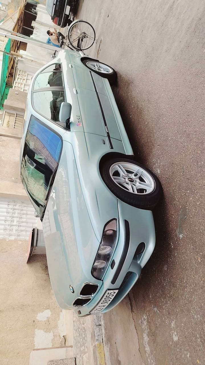 سلام عليكم شباب بيئم صقر موديل ٩٦
اصل ٥٢٨ شديتلها ٥٣٠ دبل فانوس سياره جديده بمعنه الكلمه تبريد ثلاجه  صبغ جماليه دواخل جلد كهرباء شغاله وبحاله الوكاله وياله m دعاميات m منضومه زنون اناره  ترحيب رقم اربيل شرط تحويل ثاني يوم بساره بدون كصه بدون ضربه بيها جاملغ بصف سايق مبدل فقط كير ومكينه جدد عنوان بغداد *********** رجائن بس الشراي يتصل سعر السياره 115
