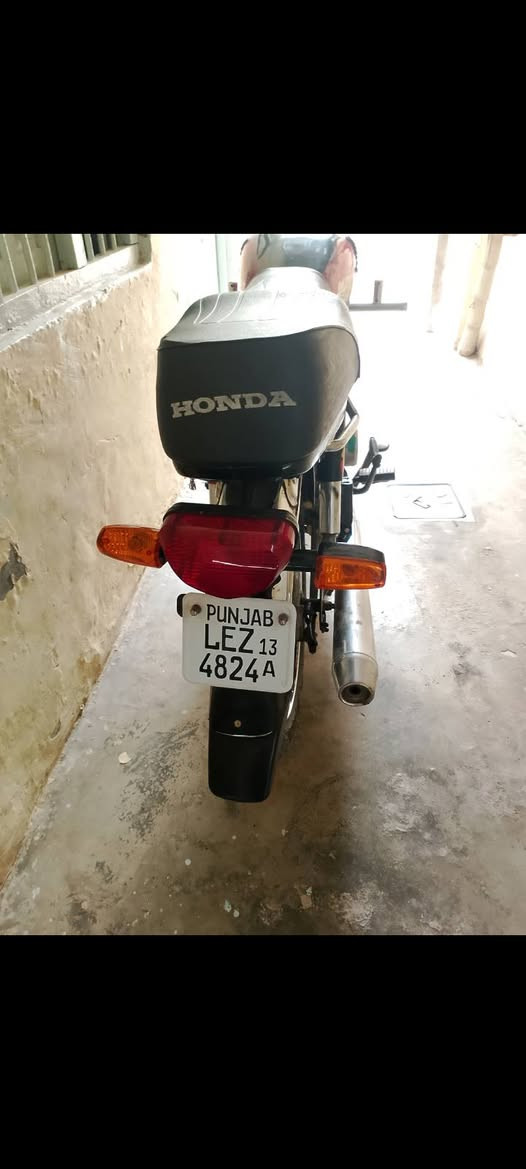CD 70 Total geniune model 13 condition Bilul saf hai  contact 03004813665 only call


**إذا كنت صاحب هذا الإعلان وتريد حذفه لأي سبب، رجاءا أرسل رسالة إلى الدعم الفني**