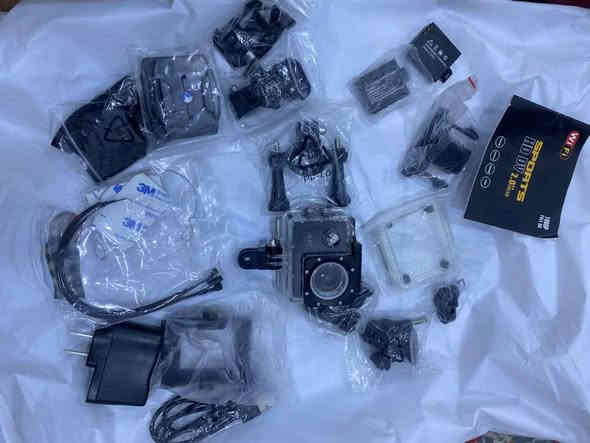 السلام  عليكم للبيع كامرة
سبورت  غير مستعمله 
وآي فآي (wi fi ) 
ضد الماء (للغوص او السباحه )
فول ULTRA HD  بدقة 1080P  
وبجودة فيديو 4K حقيقي
 بيها أنماط متعدده من الاعدادات 
نمط السبورت ونمط السياره وغيرها
السعر ( 100 الف )وبيها مجال بسيط
للتواصل على هذا الرقم 
***********
