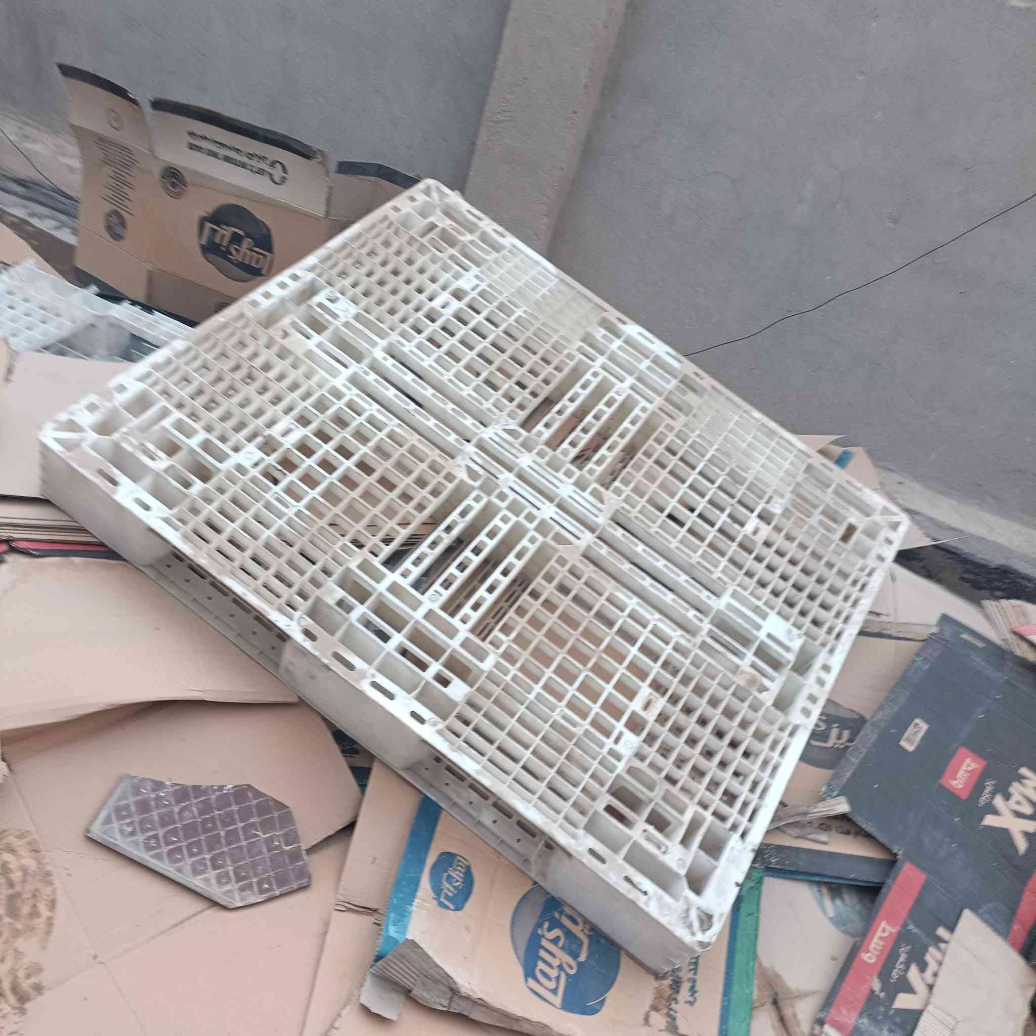 السلام عليكم صيانه جميع انواع الخزانات البلاستك تكعيد بصوره صحيحه تنظيف الخزان صيانه موقعيه ما عليك اتصل ضمان سنه ***********/*********** ابو حيدر
