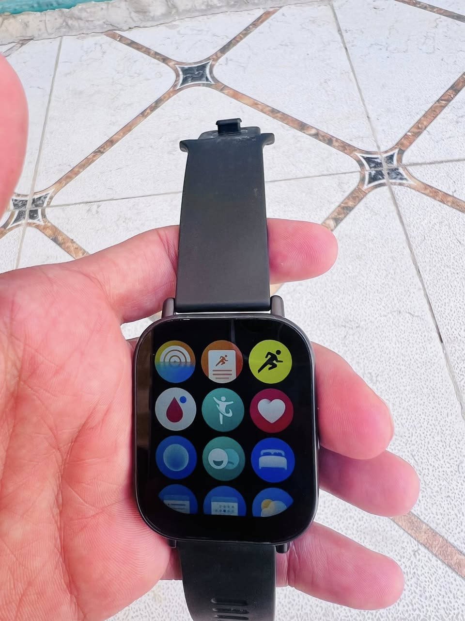 ساعه شاومي ريدمي واتش 5 آكتيف الذكية. 
تتميز بشاشة LCD ملونة مقاس 2.0 بوصة. 
تدعم إجراء واستقبال المكالمات عبر البلوتوث بفضل الميكروفونات ومكبر الصوت المدمجين. 
توفر أكثر من 140 وضعًا رياضيًا وتتبعًا للصحة مثل معدل ضربات القلب والأكسجين في الدم. 
تتميز ببطارية تدوم حتى 18 يومًا في الاستخدام العادي. مع كيبل شحن
مقاومة للماء بتصنيف 5ATM، مما يعني أنها تتحمل السباحة.
استخدام قليل السعر 55 وبيها مجال وخادمكم


**إذا كنت صاحب هذا الإعلان وتريد حذفه لأي سبب، رجاءا أرسل رسالة إلى الدعم الفني**