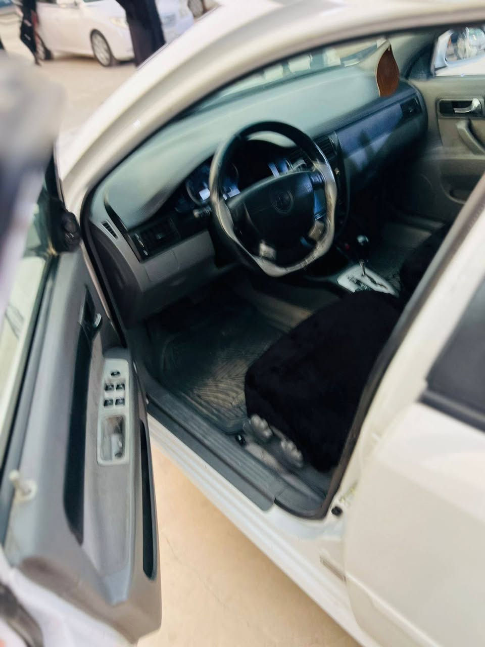 ابترا موديل 2010
كير ومحرك شرط صبغ ما بيها بيها ملاحظات بارد 
صدر أمامي خلفي كلو جديد
شاشه كبيرة رقم اربيل جديد 
الاستفسار على هذا الرقم ***********
