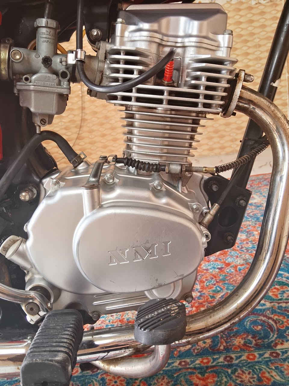 السلام عليكم دراجه ناريه بلاديه مال بيت موديل 23. مكفولة من تبخير من تنقيص وراق كامله نفس اليوم دور***********
