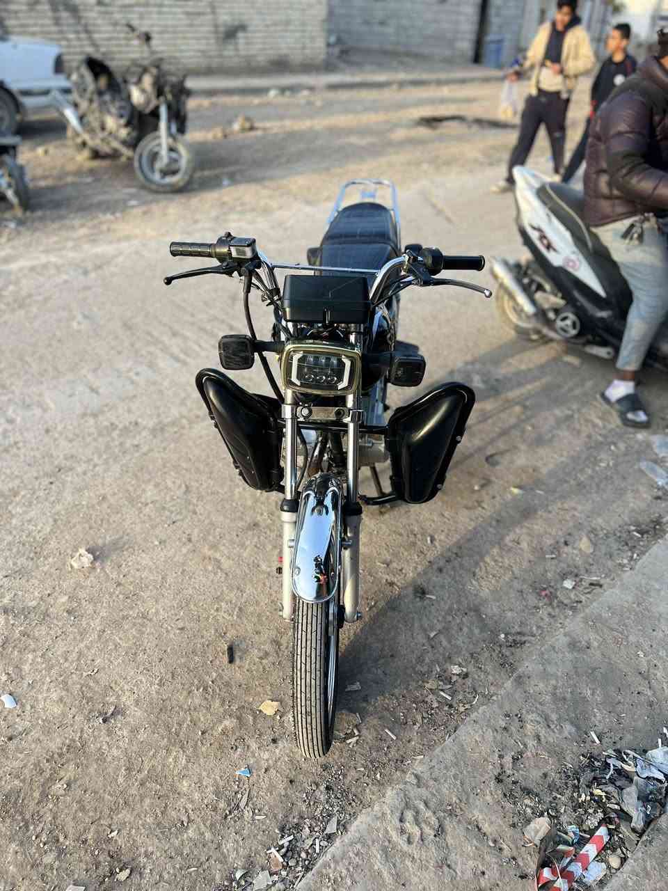 سلام عليكم دراجه يراني مديل 2024مكينه ناعمه كهربائيات كامله ماناقصه ايشي مكينه ربعه سعرة550وبيه مجال عنواني بغداد شعب ***********
