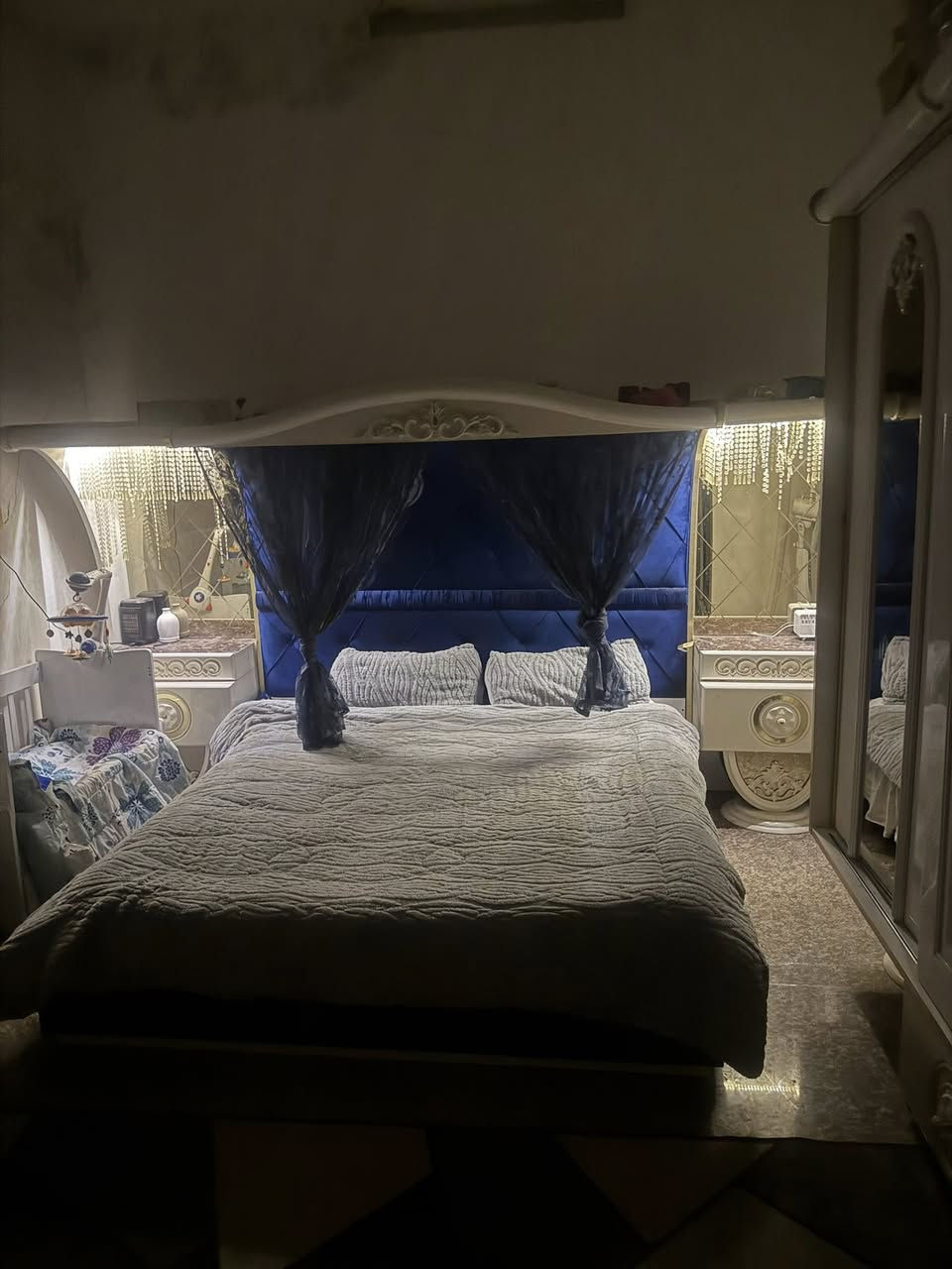 غرفه نوم تركي نضيفه كلش مكاني جزيره باب الهوه سعرها مليون
رقمي ***********
