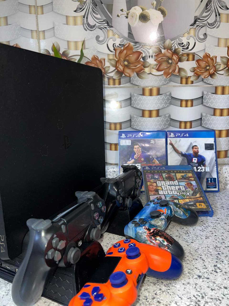 السلام عليكم
عندي بلي 4/ PS4 سلم نضيف 100% ما مفتوح ابدا

يجي ويا اغراضه ووايراته باكيته الاصلي ثلاث اقراص (فيفا25 - gta5 - بيس

18 - بيس 2027 حساب قوي) شاحن للجوستكات * ستاند تهویه واربع جويستكات مراوس ب اكسبوكس

سیریس اس او بيع ب 300الف ( بي مجال )
@إشارة


**إذا كنت صاحب هذا الإعلان وتريد حذفه لأي سبب، رجاءا أرسل رسالة إلى الدعم الفني**