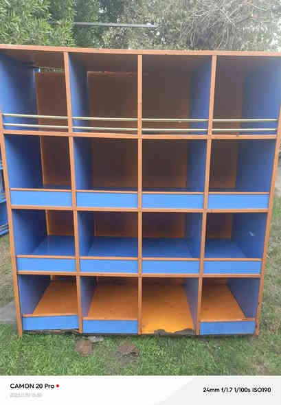 السلام عليكم 
رفوف درجه اولى مستعمل للبيع
بغداد ( المدائن) 
للاستفسار ***********
