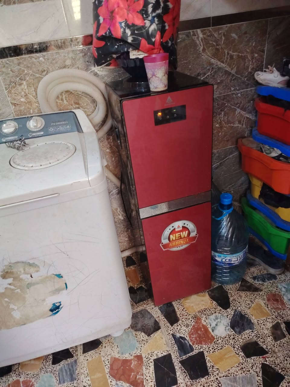 نالسلام عليكم أغراض بيت لبيع قيم بما يرضى الله واخذ الكاونتر البيبان موجوده والسبت طن ونص نوعيه الممتازه سعره ٢٥٠ الشراي صدك *********** واتساب
