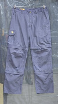 مقاس ٣٢ • ملابس