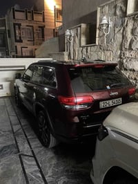 للبيع جيب 2018 هيمي 5.7كلين تايتل كندي  ماشيه ٧٥ الف كيلو  للاستفسار 0...