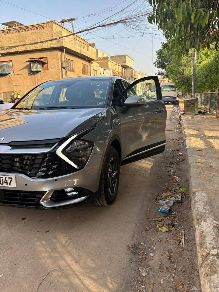 السلام عليكم. كيا سبورتج ٢٠٢٣ هايبرد وارد امريكي. الحادث دعامية امامية فقط بدون ايرباك. ماشية ٥٣ الف كم. 
المواصفات: محرك ١٦٠٠ تيربو، دفع رباعي، شفتات ستيرن، انظمة قيادة، انظمة سلامة، اوتو هولد، محافظة على المسار، رادار امامي، تبريد قطعتين، تدفئة كشنات امامية حساس خلفي. السعر ١٩٢ ورقة. الاتصال على الرقم ***********
