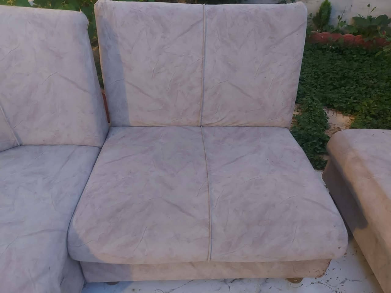 السلام عليكم طخم مستعمل للبيع داخل الموصل بسعر ٣٥٠ وبيه مجال بسيط للشراي ست قطع. زاويتين وثلاث قطع اكبار وقطعة صغيرة للتواصل على الرقم ***********
