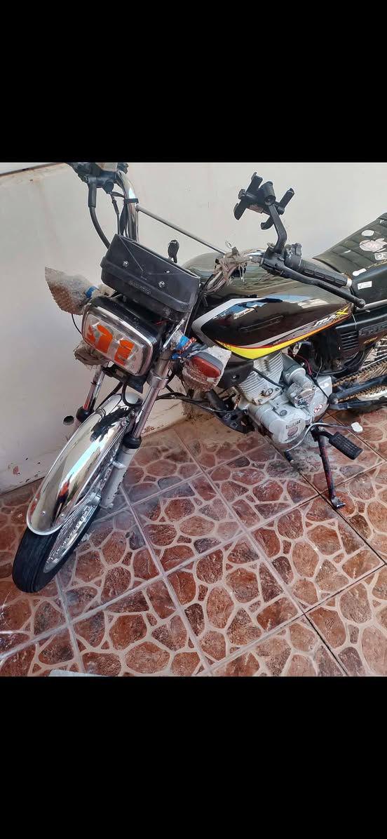 ماتۆر ١٥٠ کارەبای مەزبوتە مەکینەی دووکەڵ ئەکات قفل قفلی ٢٤٠ هەزار لە سلیمانی السليمانية, العراق


**إذا كنت صاحب هذا الإعلان وتريد حذفه لأي سبب، رجاءا أرسل رسالة إلى الدعم الفني**