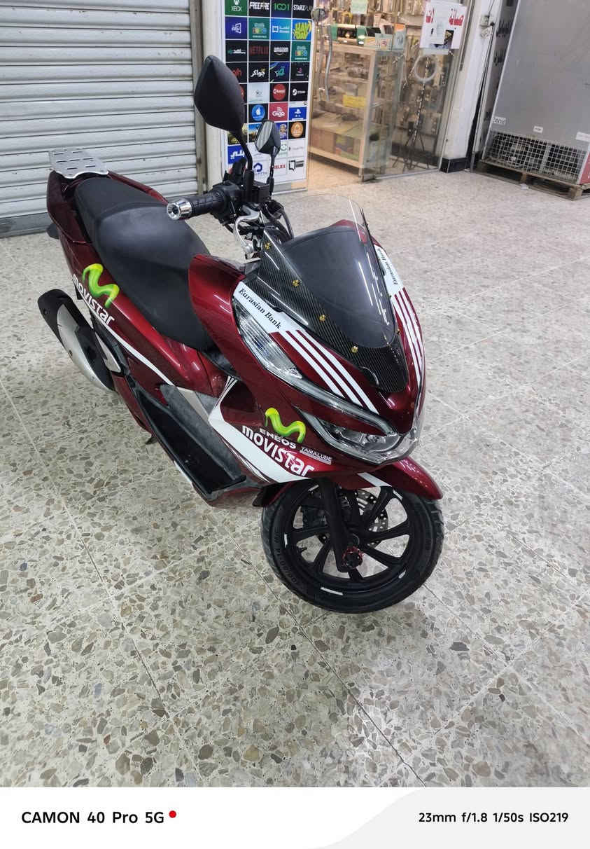 سلام عليكم درجة بي سي اكس
الون احمر ماروني الدراجه اموشمه ابلادي
جامه قطعتين كاربون فايبر طياريه خلفيه اصليه
مكينه اكلاجات كفاله عامه شوته شفافه
حساس ازدحام استان كهرباء مرايات اصليات
بغداد حي النصر الاستفسار ***********
