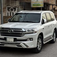 لاندكروز فطيمي • ٢٠١٧ • ١٠٥ الف