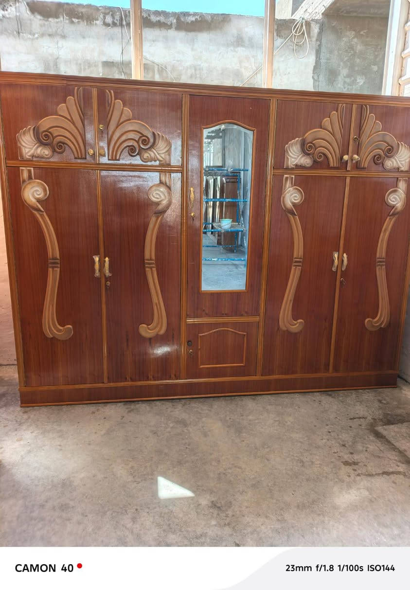 السلام عليكم غرفة 5 باب  استخدام بسيط نظافة 100% السعر 600 مع الشد والنقل  العنوان النجف الاشرف الحيدرية خان النص 
***********
