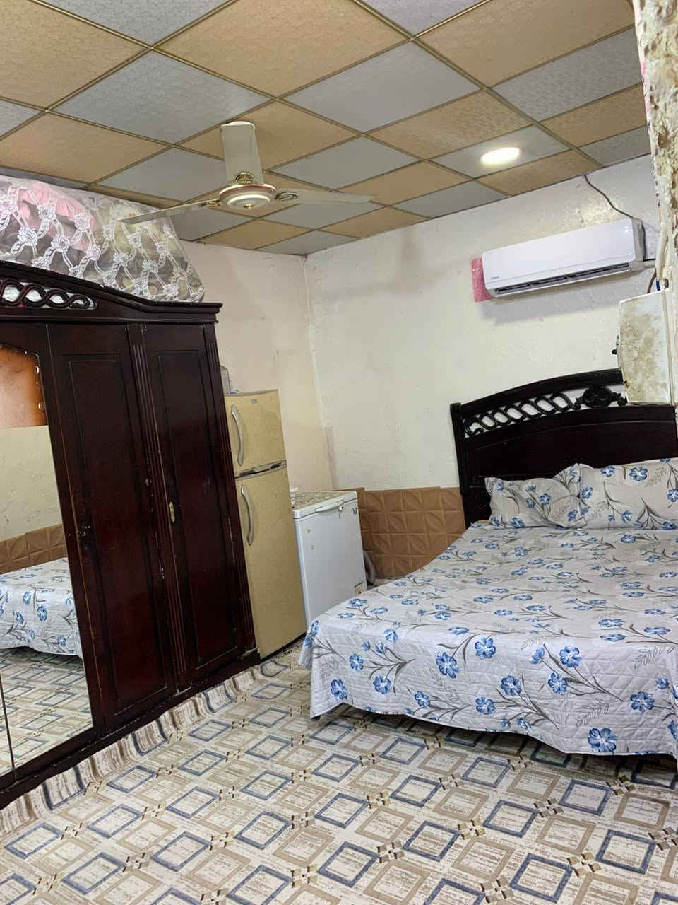 سلام عليكم 
#نص_بيت_للبيع_طابقين
المساحة 75متر
الحيانيه شارع السيد على الثالثه بالخدمي 
طابو ملك صرف مفروز 
بي غرفتين وحده فوك وحده جوه وديوان ومطبخ وصحيات 
#السعر_71_ وبي_مجال_بسيط
للاستفسار الاتصال على 
***********
