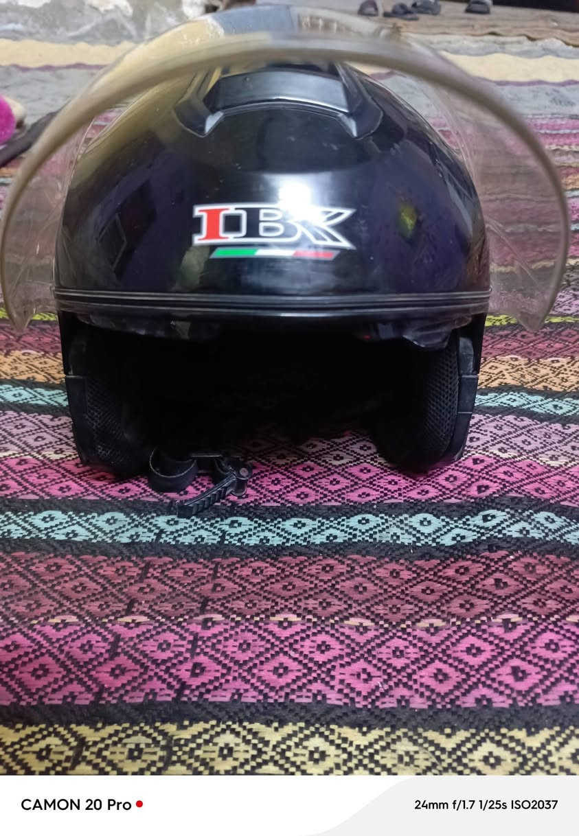 صندوك وخوذة ب30الف ثنينهن عنواني بغداد سبع قصور ***********
