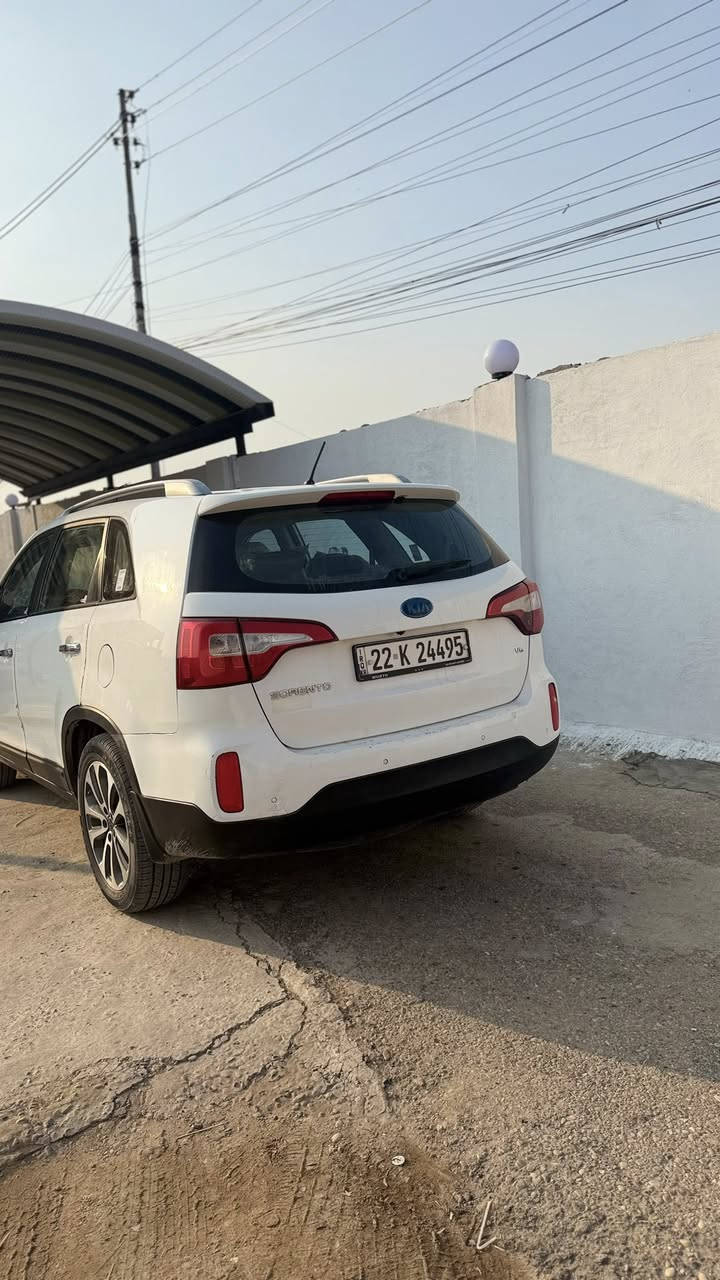 كيا سورنتو        ٢٠١٣.     محرك V6.     وارد خليجي.   موصفات عاديه صبغ بيها بدون معجون.          مكاني رمادي.      رقم أربيل.      بسمي تحويل ثاني يوم 

سعر:175$ 
***********
