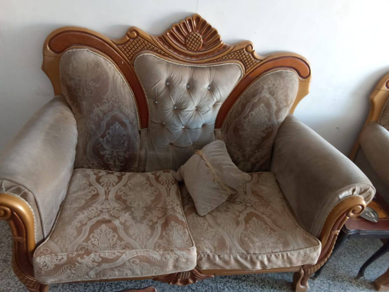 السلام عليكم تخم قنفات 10 مقاعد السعر 175 اوبي مجال ميز مكتبي زجاج السعر 50 الف كرسي دوار 35 الف طبلات خشب عدد 2 السعر 10 آلاف دينار
الاتصال على الرقم 
***********
العنوان سبع البور منطقه 4000
