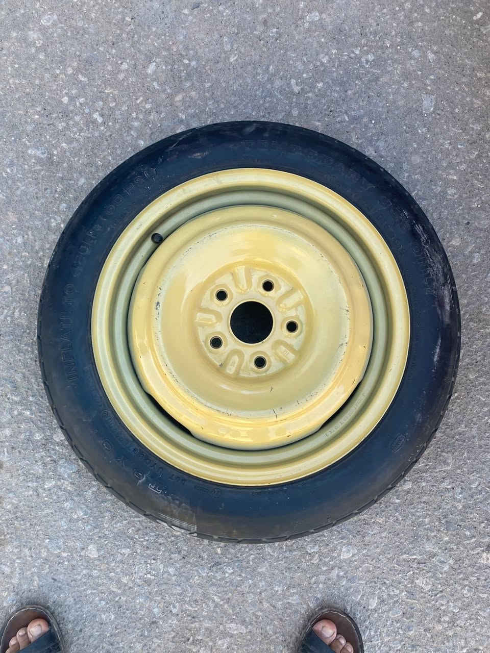 سبير طوارئ نظافه 100‎%‎
50 وبيها مجال شي بسيط جدا 
الخاص مغلق 
***********
