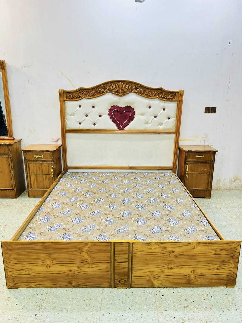 غرفه ام السته ملحق ⚜️
مستخدمه شي قليل نضافه99‎%
 سعر750واصل داخل بغداد 
بغداد مدينه الصدر اكو توصيل🚚 للحجز ولستفسار ***********
