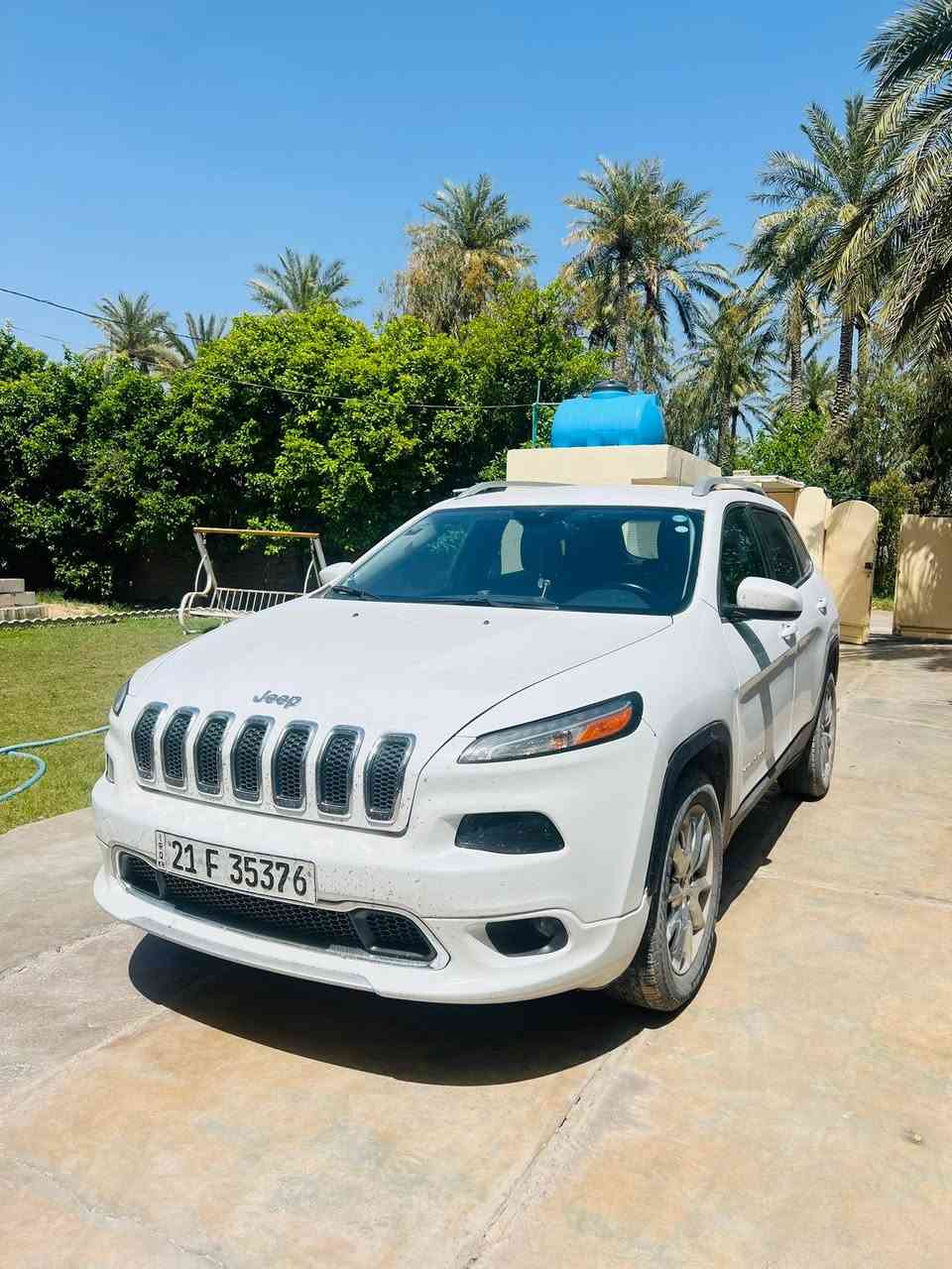 🚗 للبيع
جيب شيروكي 2017

Jeep Cherokee 2017

 🌍 ديالى 
•   🛣️  المسافة المقطوعة    -   73  الف كلم 
-------------------------------------------------
✅ المواصفات  :
🔸 الموديل: 2017
🔸 المسافة: ماشية 73,000 كم
🔸 الضرر: باب جنطه 
🔸 المحرك: 6 سلندر سعة 3600 – اقتصادي
🔸 الويل: قياس 16 إنج
▪️ تشغيل بصمه 
▪️ شاشة كبيرة
▪️ بلوتوث + AUX + USB
▪️ كراسي جلد مريحة
▪️ نظام دفع أمامي أو رباعي (حسب المواصفات)
▪️ كاميرا خلفية
▪️ تحكم من الستيرن
▪️ مثبت سرعة
▪️ نظام مانع انزلاق + ABS
▪️ إضاءة LED
▪️ تبريد وتدفئة أمامي
▪️السعر (135)وبيها مجال حك الجيه الاستفسار ***********
