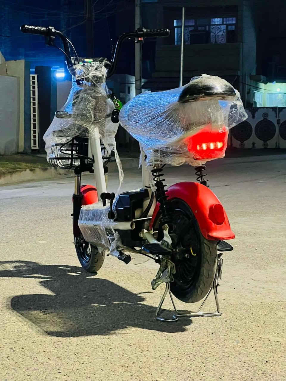 السلام عليكم دراجه شحنه حجم 14 دراجه بعدها بل نايلون دراجه فول بيها 3 سرع الدراجه سرعتها 45 دراجه كامله من كل النواحي سعرها 350 الف مكاني بغداد الزعفرانيه لايت عالي ناصي الدراجه اربع بطاريات الشحنه الوحده 30 كيلو شاشه ايباد
للإستفسار الاتصال ***********
