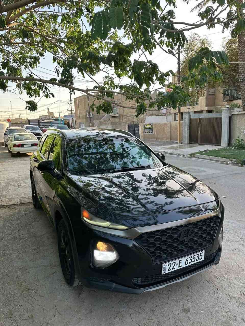 السلام عليكم 
سنتافي 2019 وارد كندي 
محرك 2400 رقم اربيل باسمي
7 راكب بدون ايرباك / صبغ بنيد فقط 
مواصفات السيارة واضحة بالصور 
ماشية 110 الف كيلو على وضع الشركة 
مكاني بغداد / البلديات سعرها 145 
للاتصال : ***********
