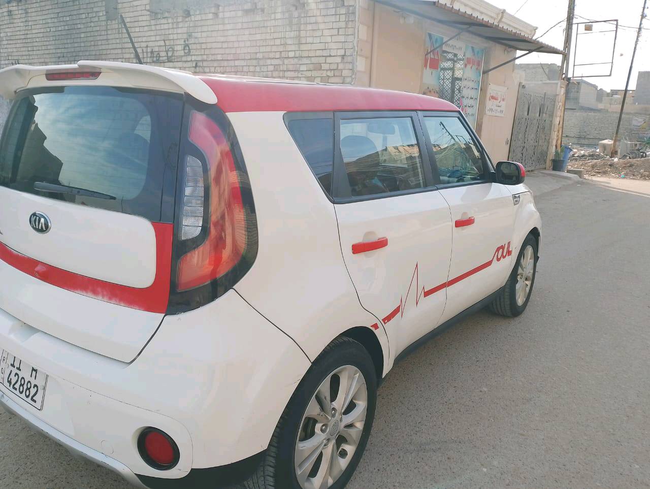 صول موديل  امريكي ١٦ 
محرك ٢٠٠٠ ما مفتوح 
الحادث مرفق بالصور 
ملاحظه التكمه بين البابين سليمه 
سيارة جاهزه من كلشي ماشيه ٨٢ الف حقيقي 