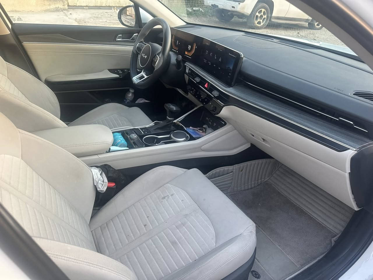 كي فايف خليجي موديل 2024 شكل الجديد  ماشيه 39 الف كمرقم
رقم بغداد ابسمي فووول موصفات فتحه سقف كشن كهرباء مكينه 2500cc حساس امامي خلفي كامره اصليه شاشه متصله بيها صبغ قليل جوه قبق البانزين مكانها بغداد الرصافه ***********
