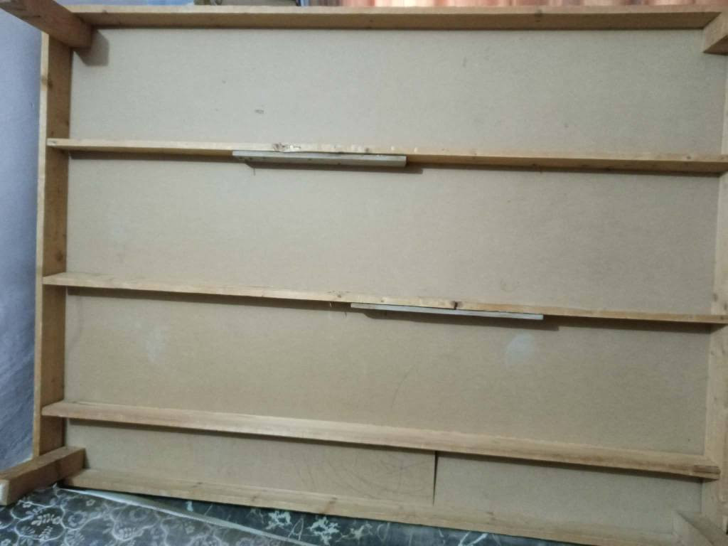 كاونتر للبيع سعره 90 الف وزاويه كومديات عدد 2 وجربايه سعر 75 الف عنوان النجف شارع المطحنه مقابل قرية غدير
*********** النجف, العراق
