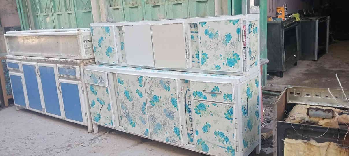 السلام عليكم كاونترات باله نضيفه  كلمن وسعره الاستفسار *********** ***********مكان الرفاعي شارع 40 خلف المحلات الجدد
