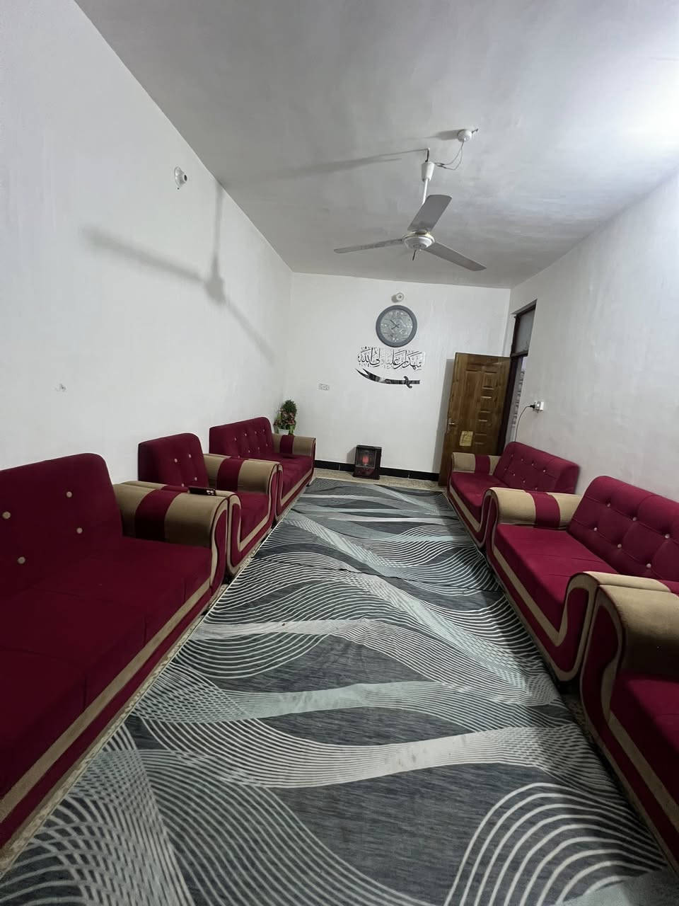 دار للبيع في الحلة - أبي غرق - حي السلام قرب جامع لياسري
مواصفات الدار:
•  مساحة الدار: 140 متر السند 
واقع حال م150
بناء (مضيف )(مطبخ)(هول)(غرفه جوه) (صحيات داخليه خارجيه )
طابق ثاني (غرفه +هوال )
•  طابو صرف
•  السعر:  خاص 

الموقع:
حلة - أبي غرق -حي سلام قرب جامع ياسري 

للاستفسار:
☎️ ***********
***********
