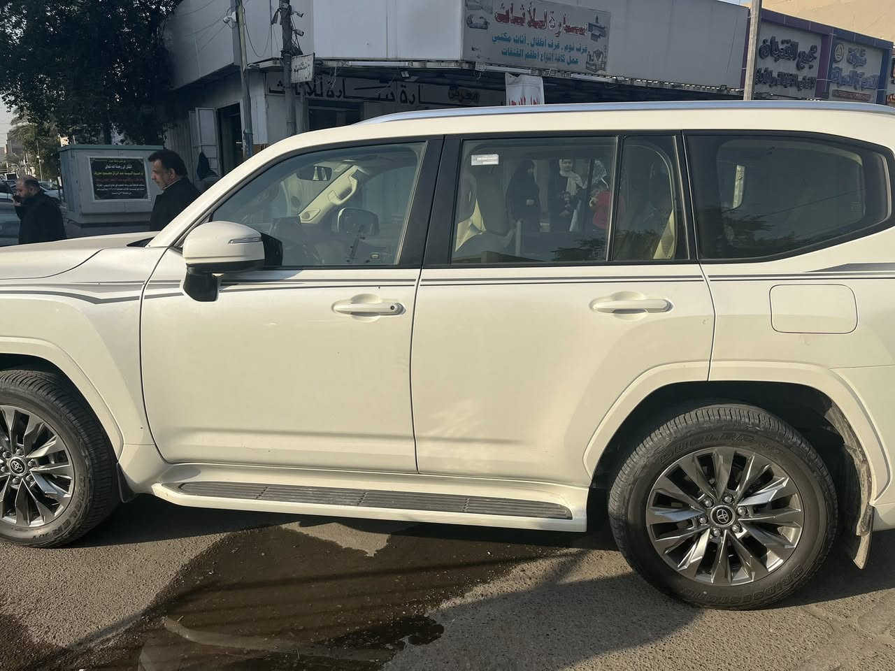 لاندكروز GXR تون تيربو                                                    موديل 2022
رقم بغداد 

ماشيه 46

السياره بحاله الوكاله  

المكان بغداد *********** سياره باسمي تحويل نفس اليوم 

السعر 65 يعني 650 ست دفاتر وخمسين وبيهه مجال
