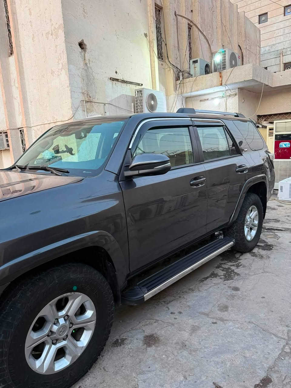 السلام عليكم 4RUNNER SR5 SE PRIMIUMM اعلى فىة
ماشية 59km
فول مواصفات فور ويل وبصمة وفتحة وكشنات جلد وكهرباء وتدفئة كشنات ومقود ورادار 360 وكامرات 360 وانظمة قيادة ومنحدرات وتحديد مسار  الخ 
السيارةمعروضة 270 ورقة 
ه / ***********

